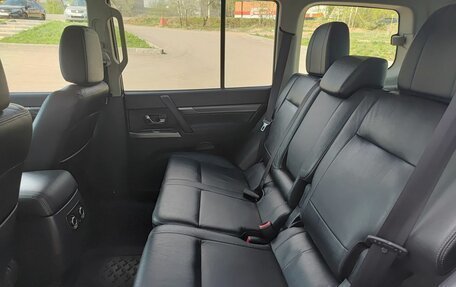 Mitsubishi Pajero IV, 2014 год, 2 399 800 рублей, 15 фотография