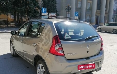 Renault Sandero I, 2010 год, 650 000 рублей, 4 фотография