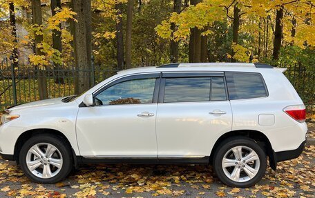 Toyota Highlander III, 2011 год, 1 970 000 рублей, 9 фотография