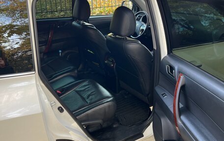 Toyota Highlander III, 2011 год, 1 970 000 рублей, 13 фотография