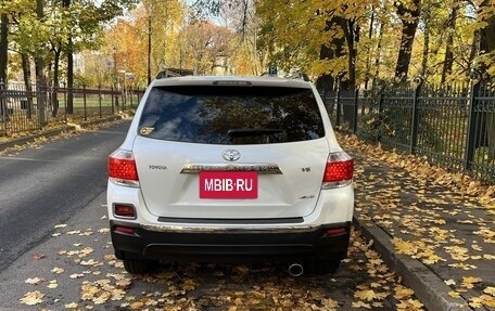 Toyota Highlander III, 2011 год, 1 970 000 рублей, 6 фотография