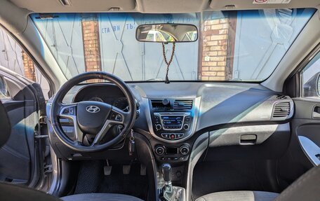 Hyundai Solaris II рестайлинг, 2015 год, 650 000 рублей, 6 фотография