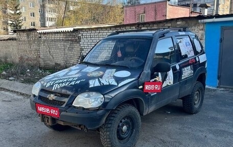 Chevrolet Niva I рестайлинг, 2011 год, 200 000 рублей, 2 фотография