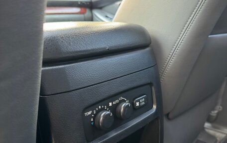 Toyota Land Cruiser Prado 120 рестайлинг, 2003 год, 1 850 000 рублей, 26 фотография