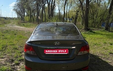 Hyundai Solaris II рестайлинг, 2011 год, 550 000 рублей, 2 фотография