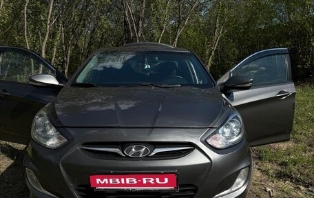 Hyundai Solaris II рестайлинг, 2011 год, 550 000 рублей, 10 фотография