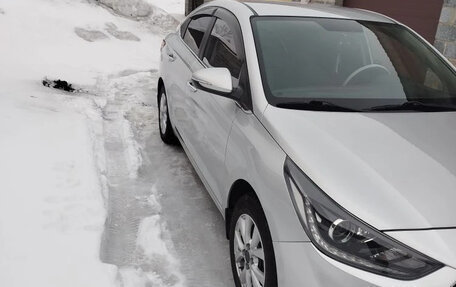 Hyundai Solaris II рестайлинг, 2018 год, 1 300 000 рублей, 8 фотография