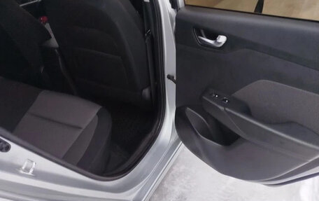 Hyundai Solaris II рестайлинг, 2018 год, 1 300 000 рублей, 10 фотография