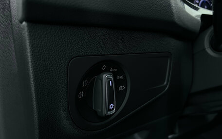Volkswagen Tiguan II, 2018 год, 3 000 000 рублей, 18 фотография