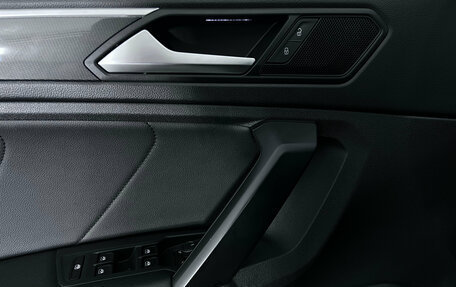 Volkswagen Tiguan II, 2018 год, 3 000 000 рублей, 19 фотография