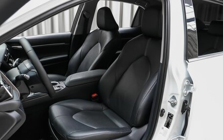 Toyota Camry, 2021 год, 2 990 000 рублей, 10 фотография