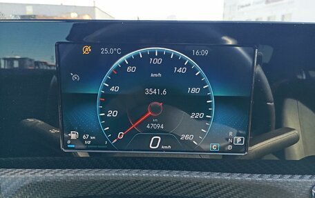 Mercedes-Benz A-Класс, 2019 год, 2 380 000 рублей, 7 фотография