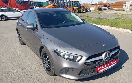Mercedes-Benz A-Класс, 2019 год, 2 380 000 рублей, 2 фотография