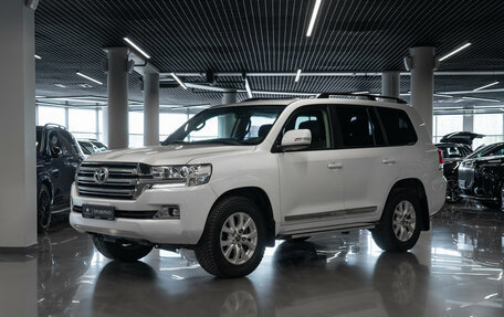 Toyota Land Cruiser 200, 2017 год, 5 700 000 рублей, 1 фотография