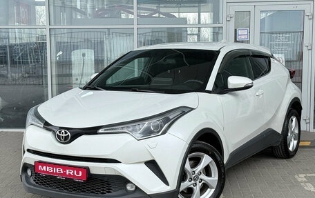 Toyota C-HR I рестайлинг, 2018 год, 1 899 000 рублей, 1 фотография