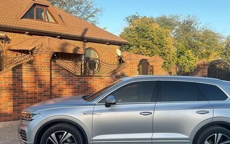 Volkswagen Touareg III, 2019 год, 4 400 000 рублей, 4 фотография