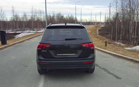 Volkswagen Tiguan II, 2020 год, 2 350 000 рублей, 2 фотография
