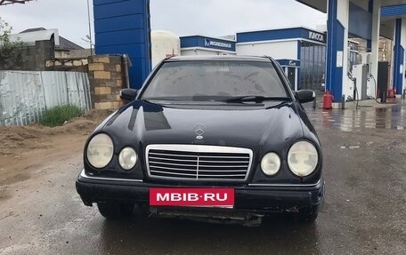 Mercedes-Benz E-Класс, 1998 год, 250 000 рублей, 2 фотография