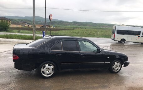 Mercedes-Benz E-Класс, 1998 год, 250 000 рублей, 4 фотография