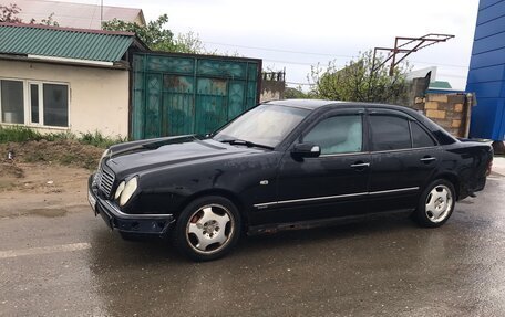 Mercedes-Benz E-Класс, 1998 год, 250 000 рублей, 3 фотография