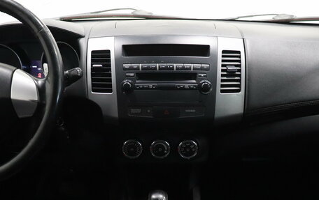 Mitsubishi Outlander III рестайлинг 3, 2011 год, 1 000 000 рублей, 12 фотография