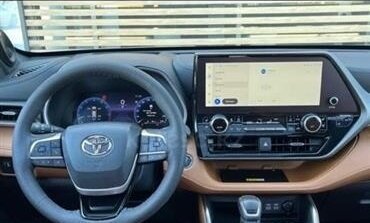 Toyota Highlander, 2023 год, 8 200 000 рублей, 13 фотография