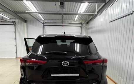Toyota Highlander, 2023 год, 8 200 000 рублей, 10 фотография