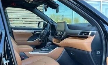 Toyota Highlander, 2023 год, 8 200 000 рублей, 20 фотография