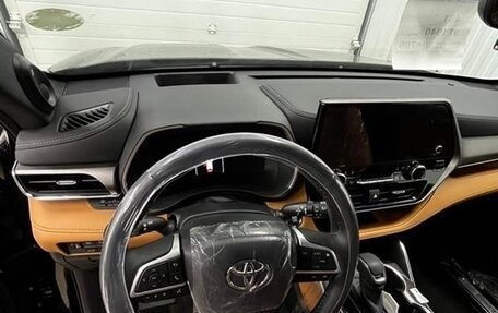 Toyota Highlander, 2023 год, 8 200 000 рублей, 18 фотография