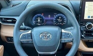 Toyota Highlander, 2023 год, 8 200 000 рублей, 15 фотография
