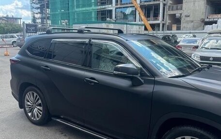 Toyota Highlander, 2023 год, 8 200 000 рублей, 28 фотография