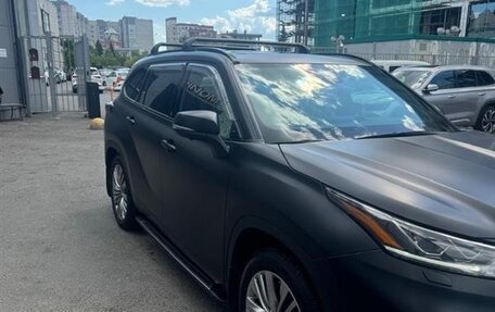 Toyota Highlander, 2023 год, 8 200 000 рублей, 26 фотография