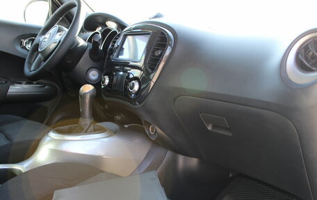 Nissan Juke II, 2011 год, 899 000 рублей, 27 фотография