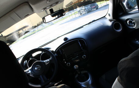Nissan Juke II, 2011 год, 899 000 рублей, 24 фотография