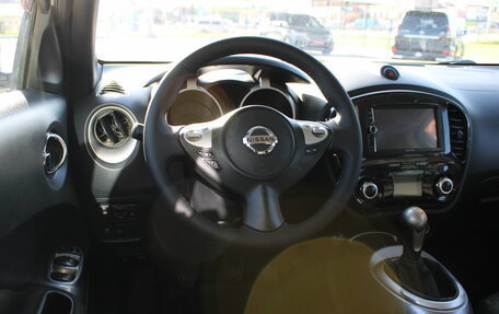 Nissan Juke II, 2011 год, 899 000 рублей, 25 фотография