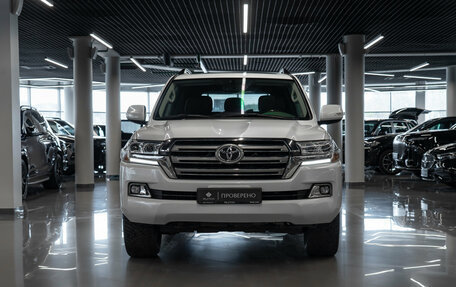 Toyota Land Cruiser 200, 2017 год, 5 700 000 рублей, 3 фотография