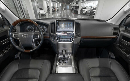 Toyota Land Cruiser 200, 2017 год, 5 700 000 рублей, 8 фотография