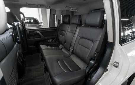 Toyota Land Cruiser 200, 2017 год, 5 700 000 рублей, 13 фотография