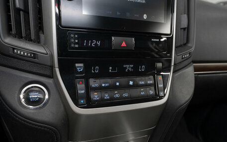 Toyota Land Cruiser 200, 2017 год, 5 700 000 рублей, 22 фотография