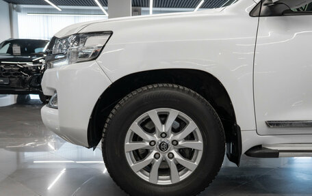 Toyota Land Cruiser 200, 2017 год, 5 700 000 рублей, 25 фотография