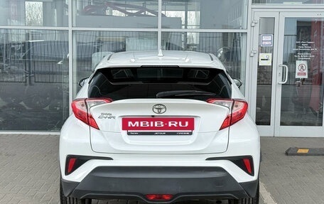 Toyota C-HR I рестайлинг, 2018 год, 1 899 000 рублей, 4 фотография