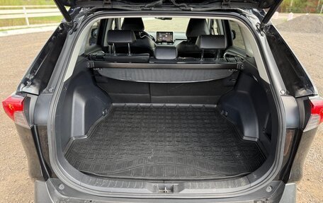 Toyota RAV4, 2021 год, 3 700 000 рублей, 5 фотография