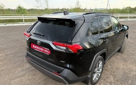Toyota RAV4, 2021 год, 3 700 000 рублей, 3 фотография