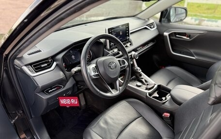 Toyota RAV4, 2021 год, 3 700 000 рублей, 6 фотография