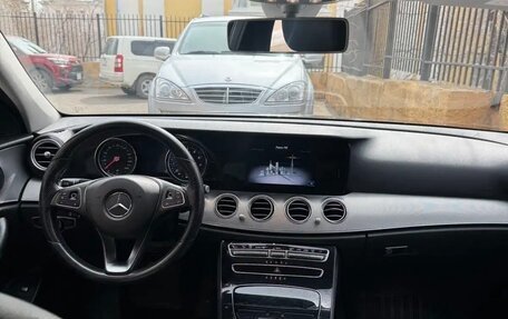 Mercedes-Benz E-Класс, 2017 год, 3 100 000 рублей, 4 фотография