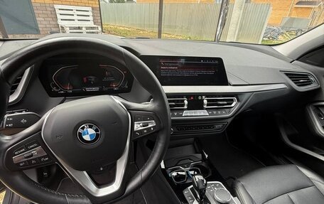 BMW 1 серия, 2021 год, 2 600 000 рублей, 4 фотография