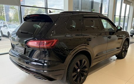 Volkswagen Touareg III, 2019 год, 5 400 000 рублей, 5 фотография