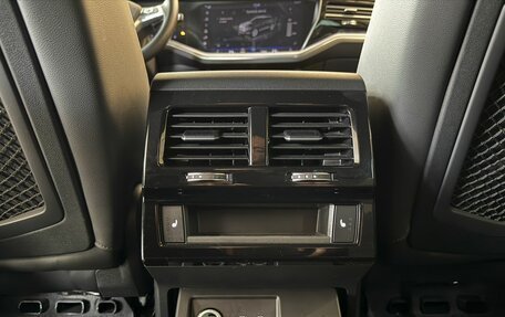 Volkswagen Touareg III, 2019 год, 5 400 000 рублей, 24 фотография