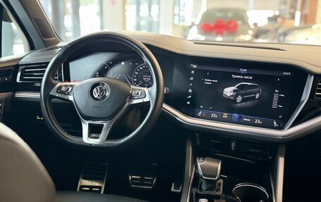 Volkswagen Touareg III, 2019 год, 5 400 000 рублей, 26 фотография