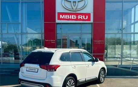 Mitsubishi Outlander III рестайлинг 3, 2021 год, 2 440 000 рублей, 7 фотография